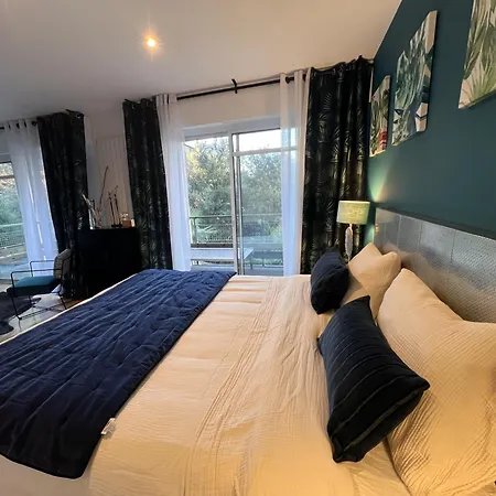 Golf By Carlon Luxury *